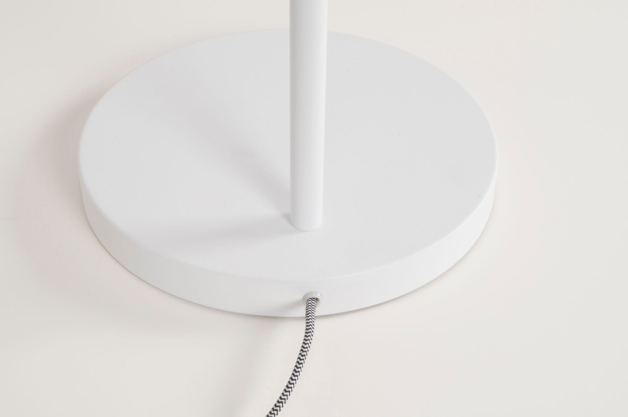 Zuiver Buckle Head White Floor Lamp